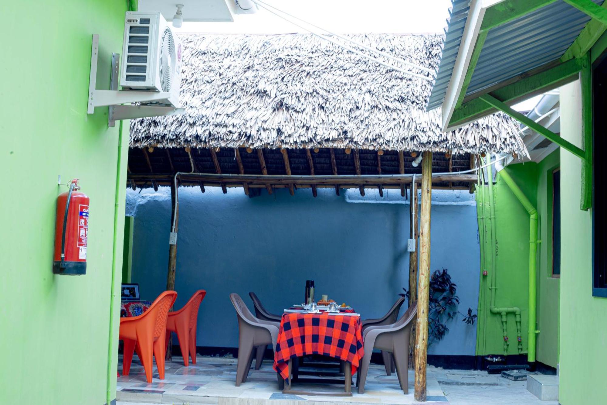 L&J Modern Backpackers Bnb Dar es Salaam Ngoại thất bức ảnh