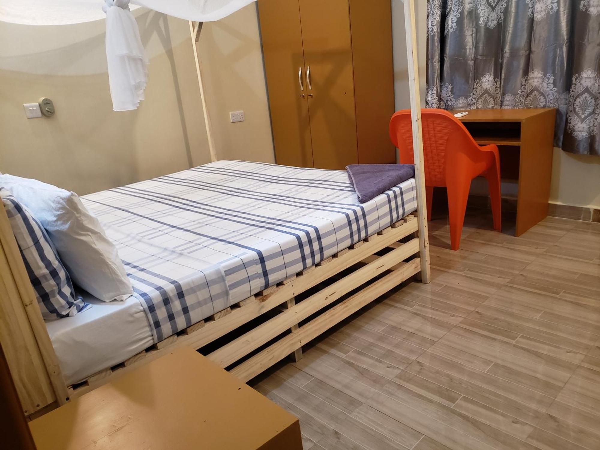 L&J Modern Backpackers Bnb Dar es Salaam Ngoại thất bức ảnh