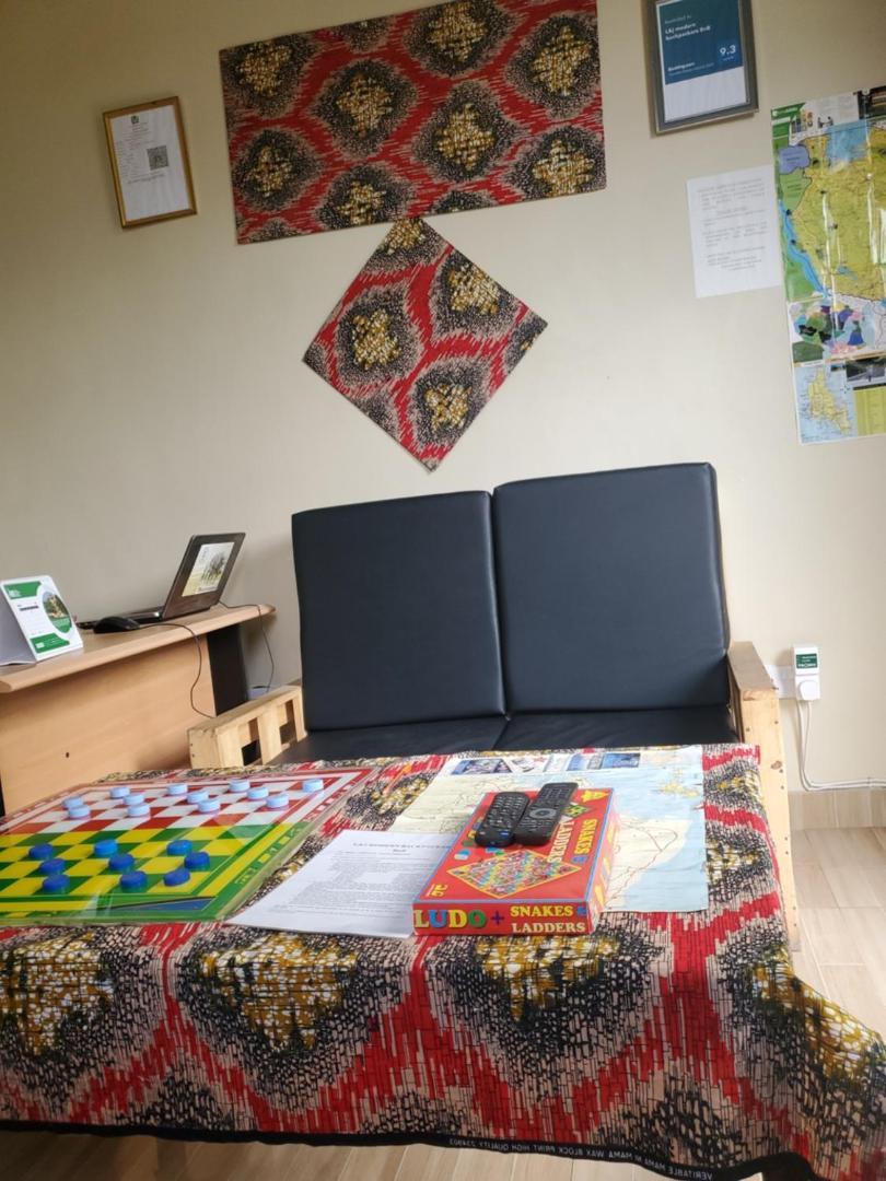 L&J Modern Backpackers Bnb Dar es Salaam Ngoại thất bức ảnh