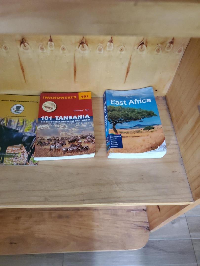 L&J Modern Backpackers Bnb Dar es Salaam Ngoại thất bức ảnh