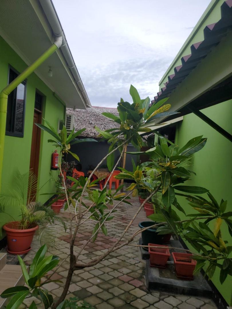 L&J Modern Backpackers Bnb Dar es Salaam Ngoại thất bức ảnh